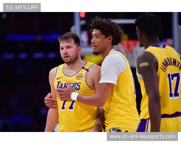 湖人队对阵火箭队的经典对决有哪些